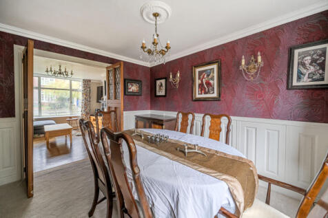 1381743-5-692d895...