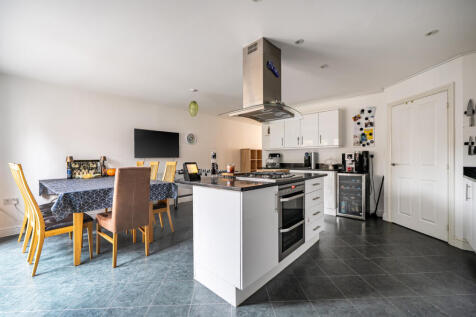 1386699-19-693188...