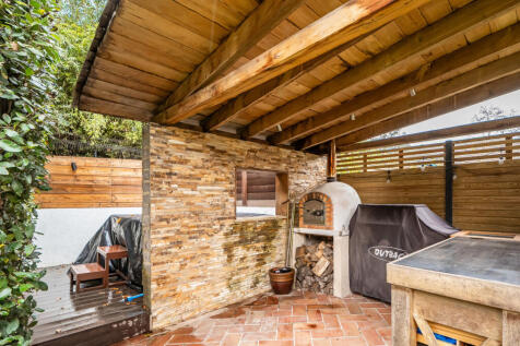 1-693225bc90bd4-1...