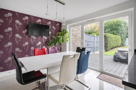 1382843-11-691c57...