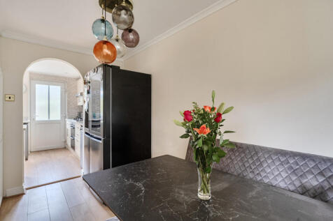 1361685-10-68ee1a...