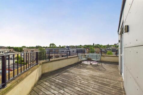 CAM04248G0-PR0069-STILL005.jpg
