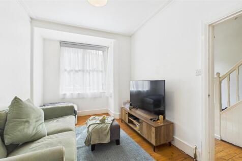 CAM04248G0-PR0077-STILL003.jpg