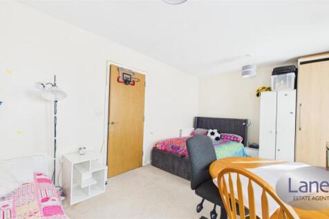 CAM04248G0-PR0098-STILL018.jpg