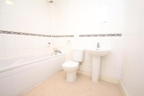 Richmond Meech Drive 65 Family Bathroom.JPG