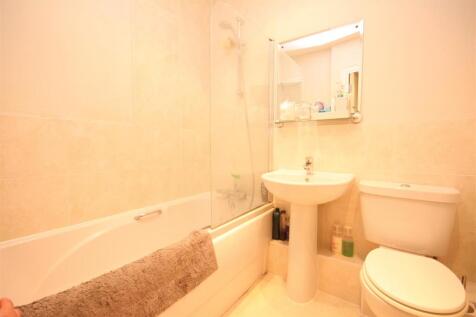 Wallis Place 15 Bathroom.JPG