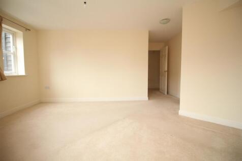5 Riverbank Way Master Bedroom1.JPG