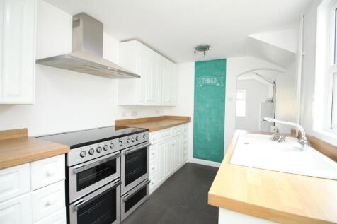 37 Upper Denmark Road Kitchen.JPG