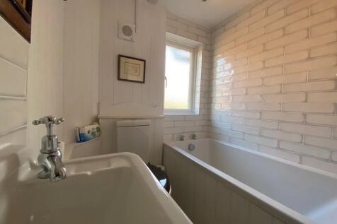5 The Street bathroom.jpg