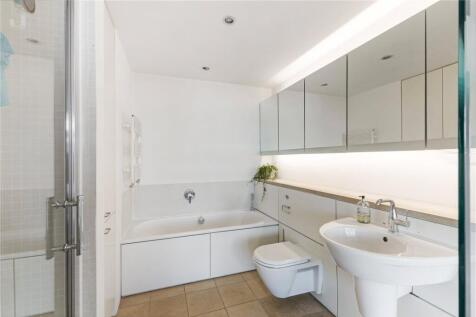 Principal Bathrom