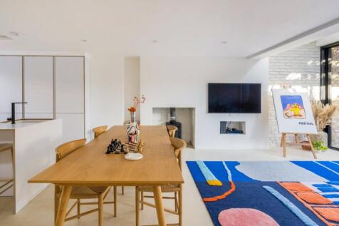 Reception/Kitchen
