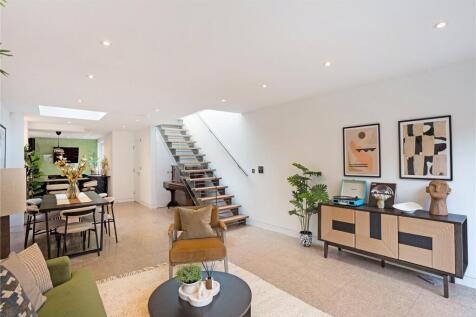 Reception/Kitchen