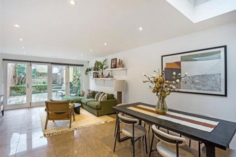 Reception/Kitchen