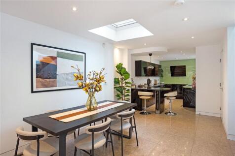 Reception/Kitchen