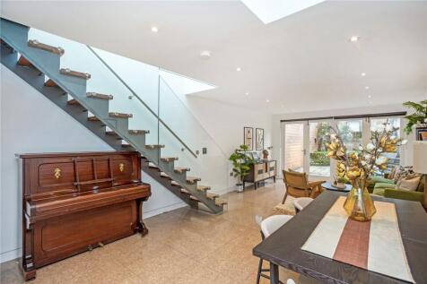 Reception/Kitchen