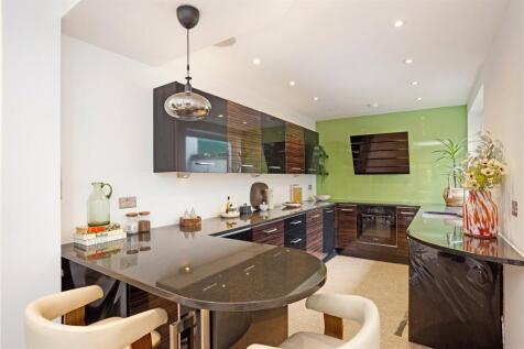 Reception/Kitchen