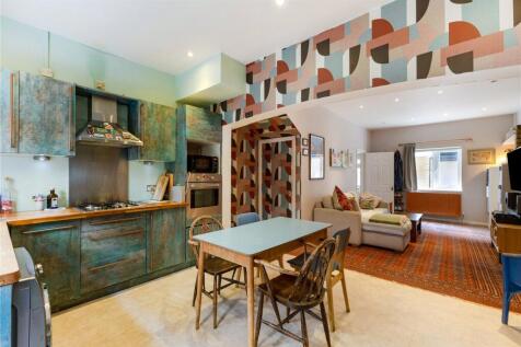 Reception/Kitchen