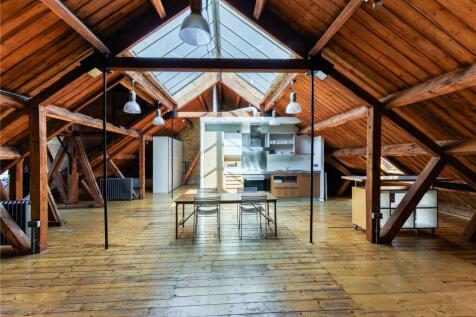 Reception/Kitchen