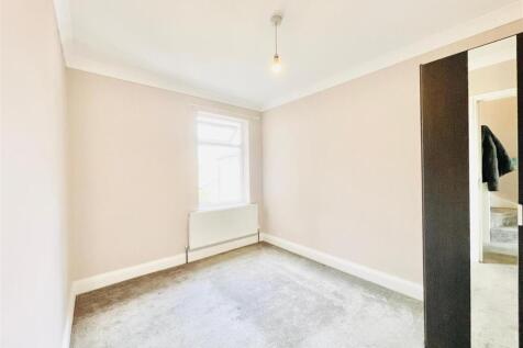 third bedroom.jpeg