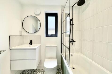 Family Bathroom.jpeg