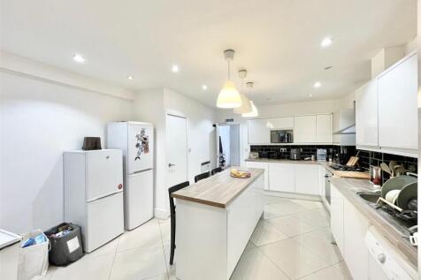 WhatsApp Image 2025-09-18 at 14.14.53 (1).jpeg