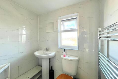 WhatsApp Image 2025-12-04 at 14.49.35 (1).jpeg