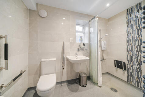 1361600-11-68df61...