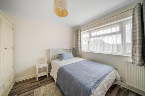 1361600-3-68df610...