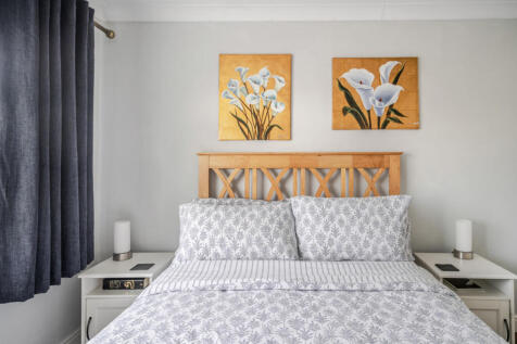 1361600-5-68df611...