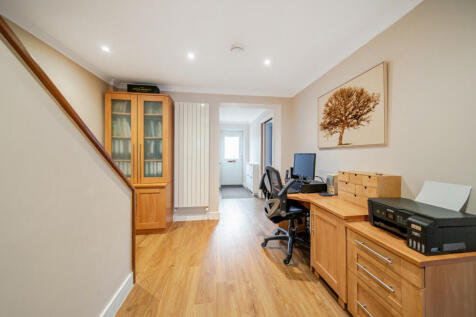 1361600-18-68df61...