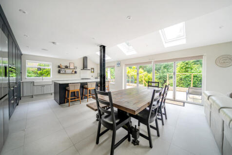 Kitchen/Dining