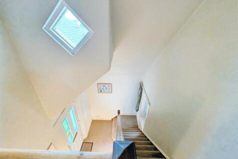 Landing/Stairs