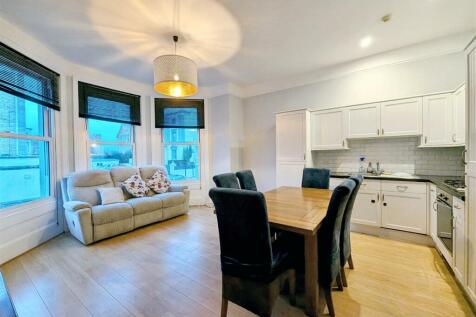 Kitchen/Living Room