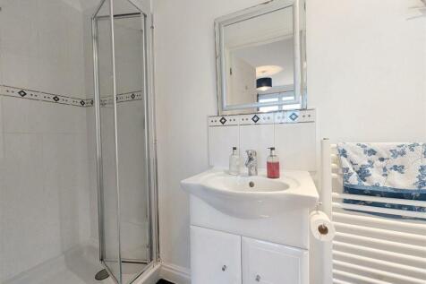 En suite Shower