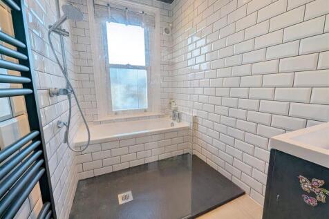 Bath/Shower Room