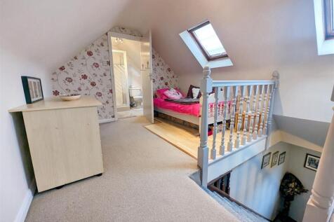 2nd Floor Landing/Snug