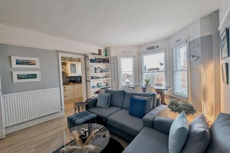 Sitting/Dining Room