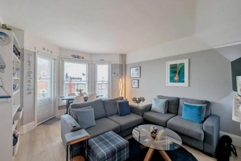 Sitting/Dining Room