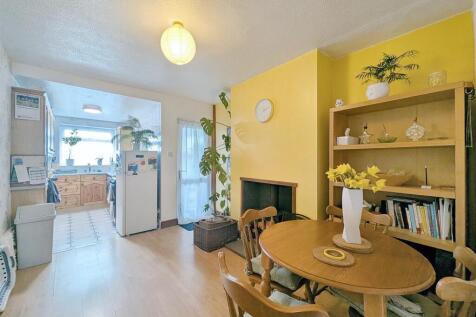 Dining to Kitchen