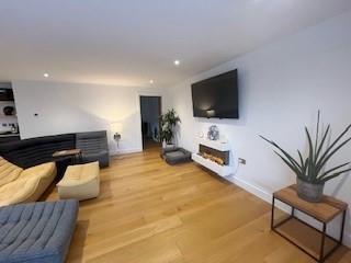 Sitting room 3.jpg