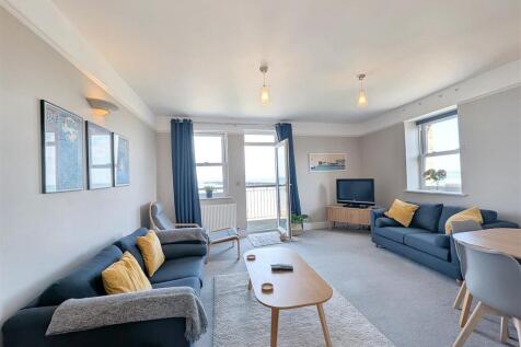 Sitting/Dining room