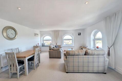 Sitting/Dining Room