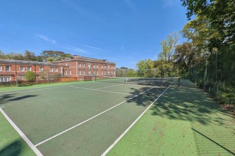 Residents&#39; Tennis Court