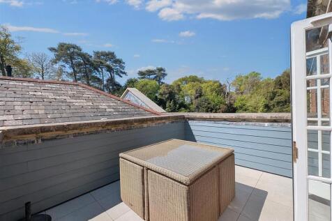Southerly Roof Terrace