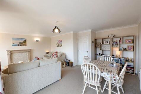 Sitting/Dining Room