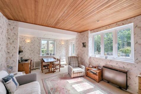 Sitting/Dining Room