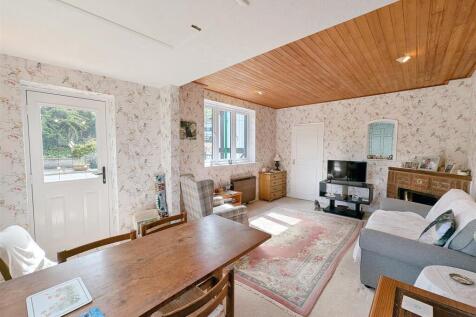 Sitting/Dining Room