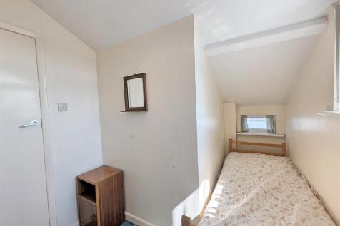 Bedroom 3/Study