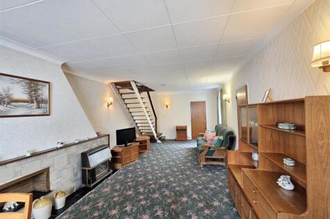 Sitting/Dining Room