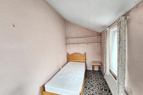 Bedroom 3/Dressing Rom
